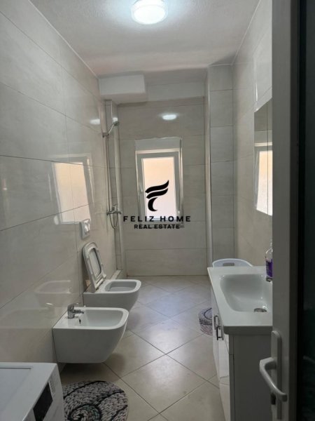 Tirane, jepet me qera apartament 2+1+Ballkon Kati 1, 85 m² 700 € (DON BOSKO)