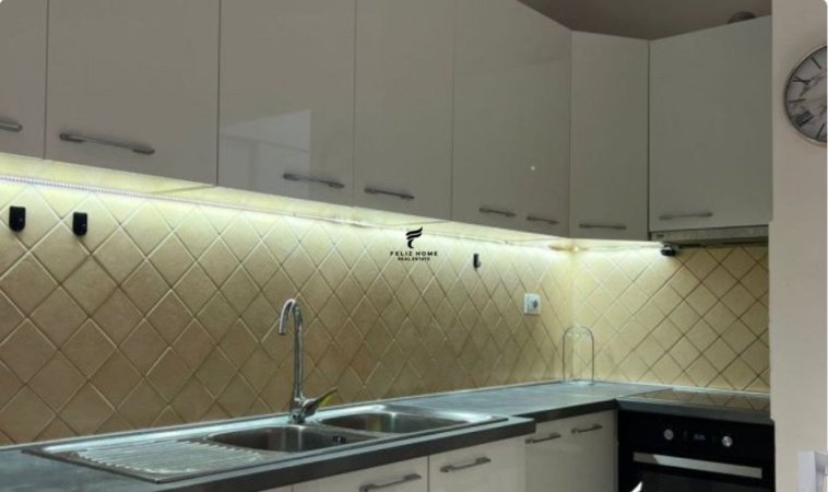 Tirane, jepet me qera apartament 1+1 Kati 7, 57 m² 600 € (RRUGA QEMAL STAFA)