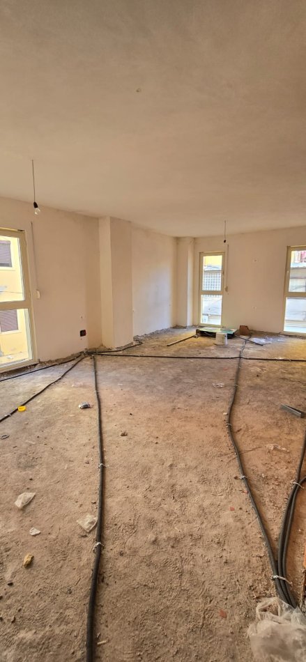 Tirane, shitet apartament 2+1 Kati 2, 91 m² 179.000 € (Prane Prokurorise Tirane)