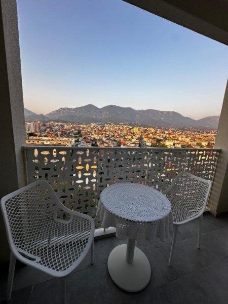 Tirane, jepet me qera apartament 1+1 , 700 € (Kompleksi ASL)