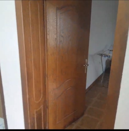 Tirane, jepet me qera shtepi 2+1 Kati 1, 80 m² 300 € (Mezez)