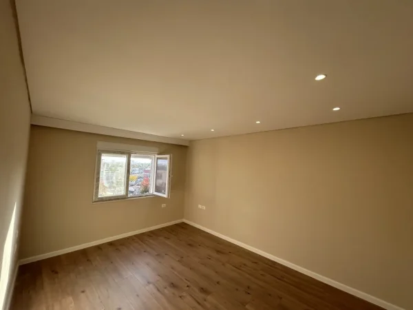 Durres, shitet apartament 2+1+Aneks Kati 5, 83 m² 87.000 € (Rr. Kosta Kazanxhiu Lgj. 16)