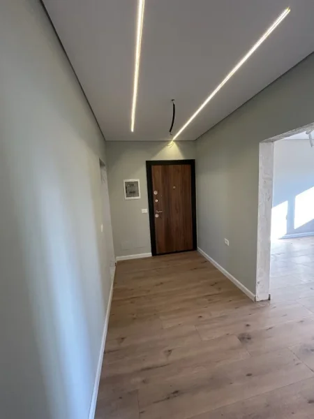 Durres, shitet apartament 2+1+Aneks Kati 5, 83 m² 87.000 € (Rr. Kosta Kazanxhiu Lgj. 16)