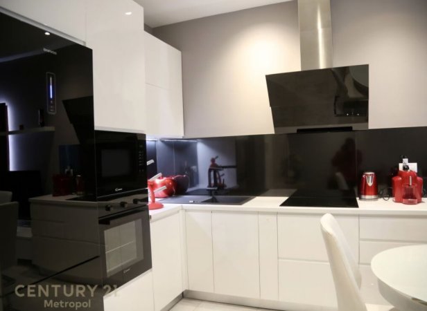 Tirane, jepet me qera apartament 2+1+Ballkon Kati 19, 95 m² 1.500 € (Rruga e Elbasanit, Ambasador 3)