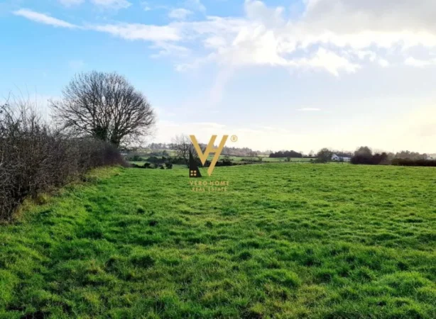 Tirane, shitet toke , 1.420 m² 160.000 € (VORE)