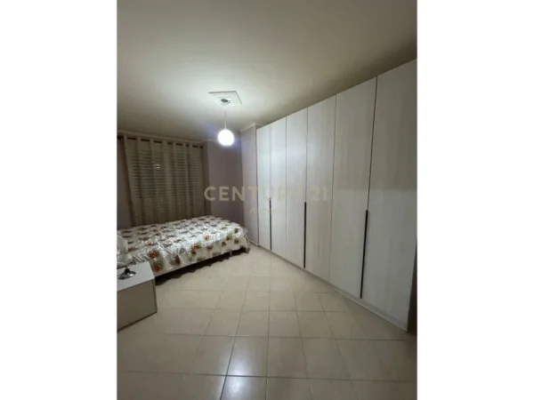 Tirane, shitet apartament 2+1 Kati 3, 104 m² 128.000 € (Fresku)