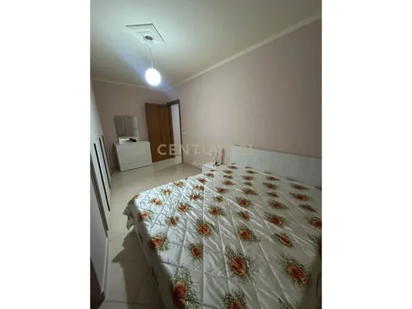 Tirane, shitet apartament 2+1 Kati 3, 104 m² 128.000 € (Fresku)