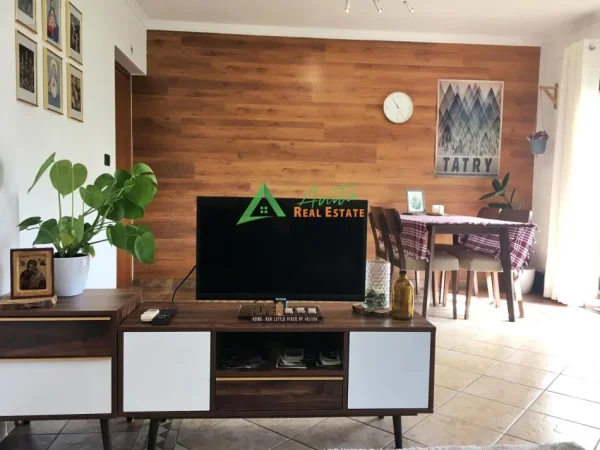 Tirane, jepet me qera 2+1 Kati 5, 84 m² (Rruga e Durresit)