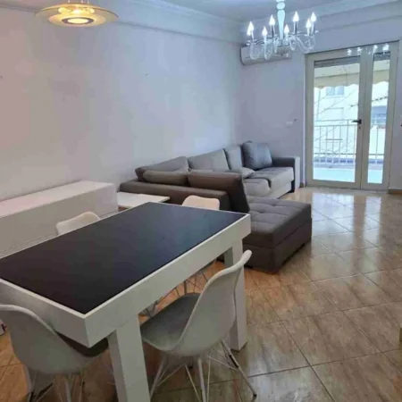 Tirane, shitet apartament 1+1 Kati 3, 57 m² 135.000 € (Ish Parku)