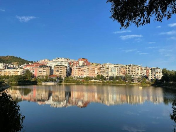 Tirane, shitet apartament 2+1 , 125 m² 250.000 € (Liqeni i Thate)