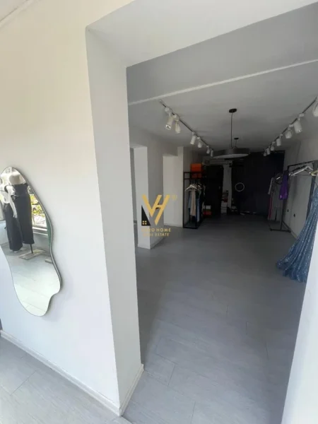 Tirane, shitet Aktivitet biznesi Kati 0, 50 m² (21 DHJETORI , RRUGA MUHAMET GJOLLESHA) 8.000 EURO