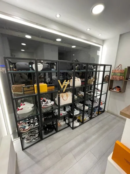 Tirane, shitet Aktivitet biznesi Kati 0, 50 m² (21 DHJETORI , RRUGA MUHAMET GJOLLESHA) 8.000 EURO