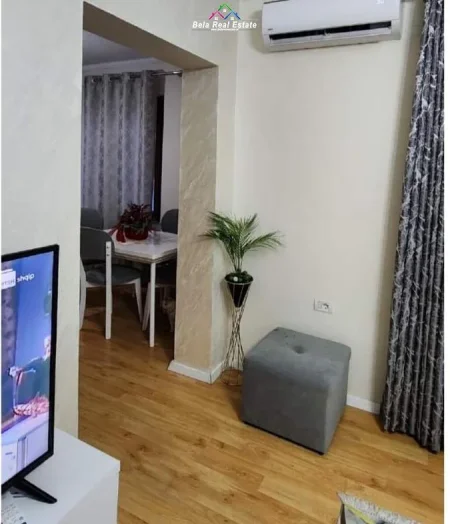 Tirane, shitet Vile 4+1+Aneks+Ballkon Kati 2, 310 m² 400.000 € (sauk)