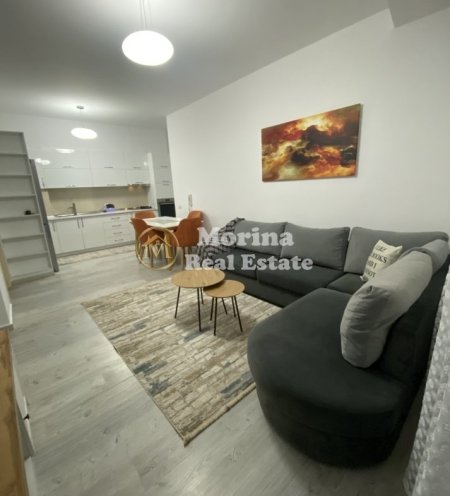 Tirane, jepet me qera apartament 2+1+Ballkon Kati 3, 120 m² 650 € (Pazari i Ri)