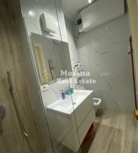 Tirane, jepet me qera apartament 2+1+Ballkon Kati 3, 120 m² 650 € (Pazari i Ri)