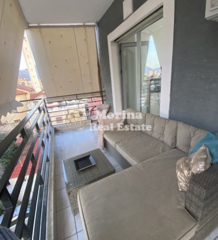 Tirane, jepet me qera apartament 2+1+Ballkon Kati 3, 120 m² 650 € (Pazari i Ri)