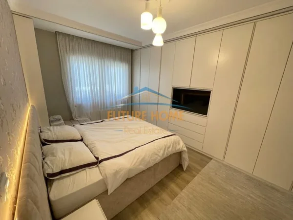 Tirane, shes apartament 2+1+Ballkon Kati 2, 104 m² 220.000 € (FARKE)