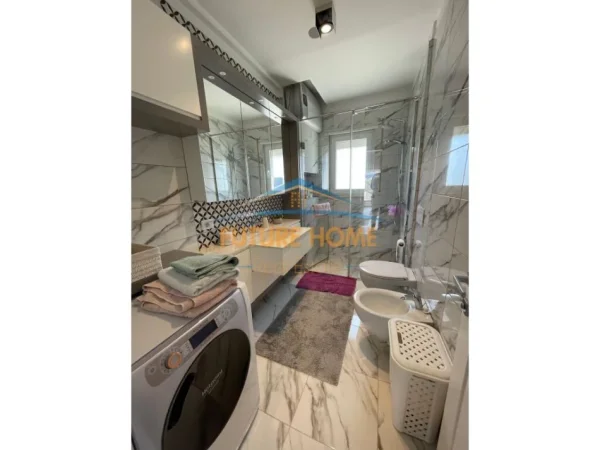 Tirane, shes apartament 2+1+Ballkon Kati 2, 104 m² 220.000 € (FARKE)