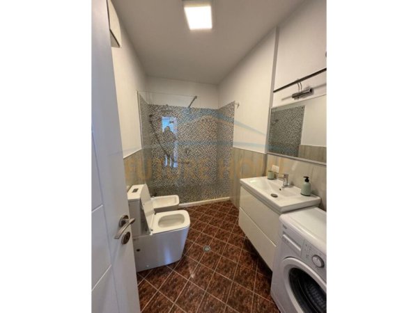 Tirane, jap me qera apartament 1+1+Ballkon Kati 4, 60 m²  (RRUGA BARRIKADAVE)