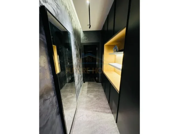 Apartament  2+1+Ballkon me qera ,  Kati 4, 65 m² (QENDER,RRUGA BARRIKADAVE)