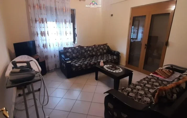 Tirane, shitet Vile 3+1+Ballkon Kati 3, 300 m² 440.000 € (3 vellezrit kondi)
