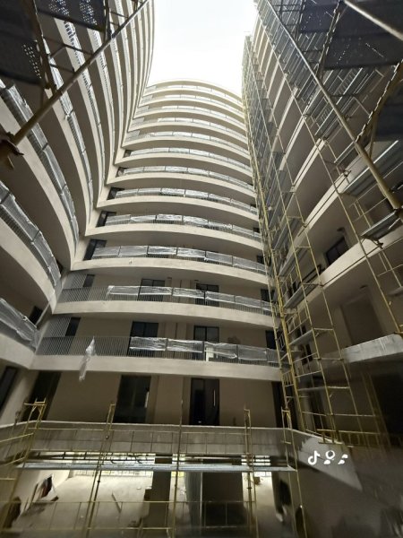 Tirane, shitet njesi biznesi, apartament 3+1+Ballkon Kati 1, 152 m² 2700 €/m2 (Mine Peza)