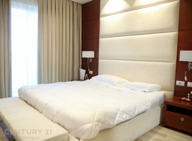 Tirane, jepet me qera apartament 2+1+Ballkon Kati 19, 97 m² 1.500 € (Ambasador 3)