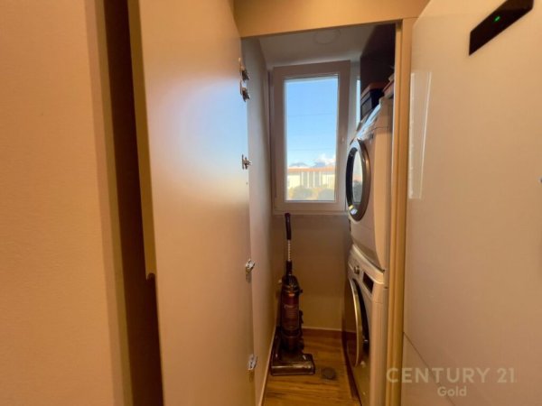 Shqiperi, shitet apartament 2+1 Kati 1, 86 m² 210.000 € (TEK ISH FUSHA E AVIACIONIT)