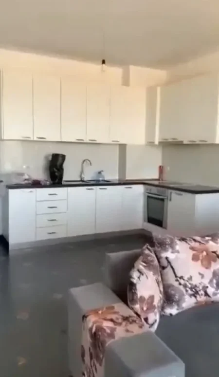 Tirane, jepet me qera apartament 2+1+Ballkon Kati 5, 128 m² 400 € (Astir prapa casa italias , prane buzzi store)