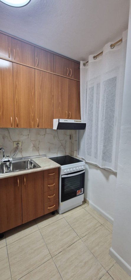 Tirane, jepet me qera apartament 1+1+Ballkon Kati 3, 63 m² 680 € (Komuna e parisit)