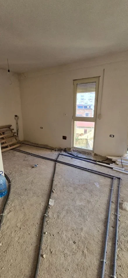 Tirane, shitet apartament 2+1+Ballkon Kati 2, 91 m² 179.000 € (Rruga haxhi hysen dalliu prane prokurorise)