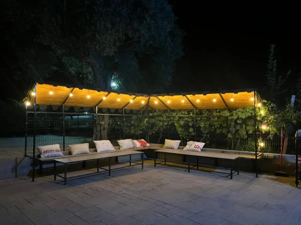 Tirane, jepet me qera shtepi 1+1+Ballkon Kati 0, 60 m² 600 € (SAUK I VJETER)