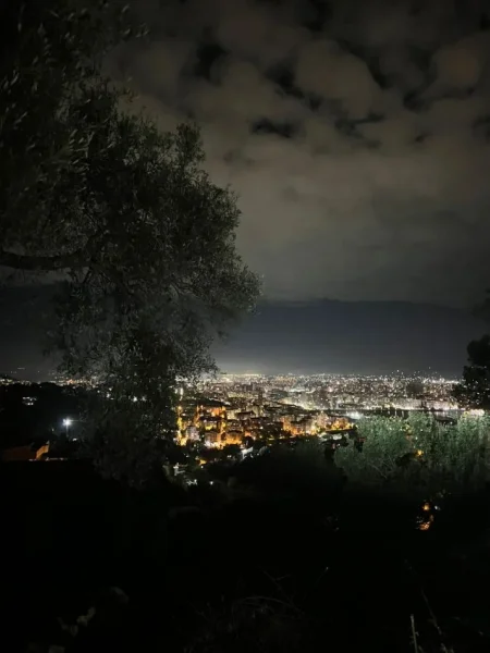 Tirane, jepet me qera shtepi 1+1+Ballkon Kati 0, 60 m² 600 € (SAUK I VJETER)