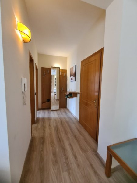 Tirane, jepet me qera 1+1+Ballkon Kati 3, 95 m² 700 € 