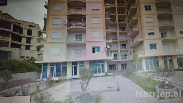 Durres, shes ambjent biznesi Kati 0, 100 m² 80.000 € (shkembii kavajes)