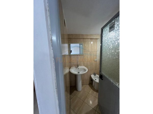 Tirane, shitet ambjent biznesi Kati 0, 44 m² 120.000 € (Riza Cerova)