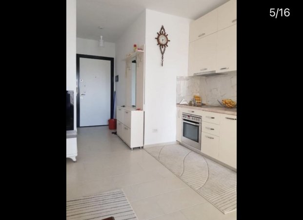 Durres, jepet me qera apartament 1+1plus ballkon 400 € (Rruga e plazhit)