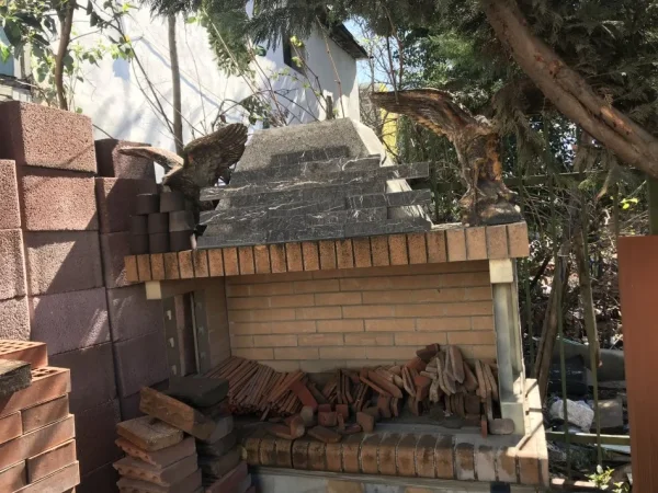 Tirane, shes Tulla antike balte, Tulla xhami, Tulla balte veshje ambjentesh, oxhaqe, furra, Tulla shamat zjarrduruese, etj 10 €