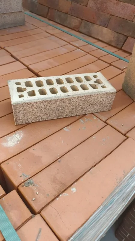 Tirane, shes Tulla xhami, tulla balte antike, tulla shamat zjarrduruese të reja dhe të përdorura, etj 10 €