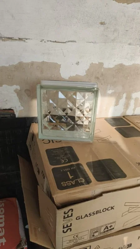 Tirane, shes Tulla balte antike, tulla xhami, tulla shamat të.reja dhe të përdorura, oxhaqe, furra etj... 10 €