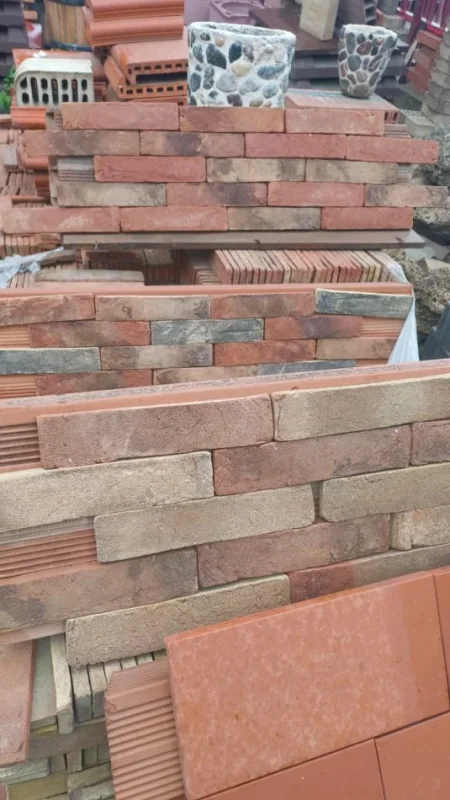 Tirane, shes Tulla xhami, tulla balte antike, tulla shamat të reja dhe të përdorura, etj,,, 10 €