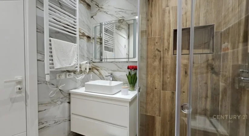 Tirane, shitet apartament 2+1 Kati 2, 119 m² 225.000 € (Astir)