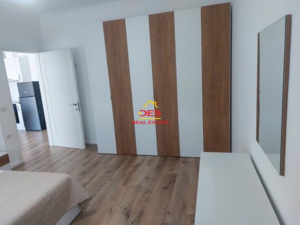 Vlore, jepet me qera apartament 1+1+Ballkon Kati 9, 75 m² 350 € (Rruga Murat Tërbaçi)