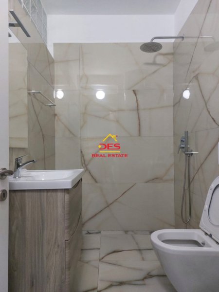 Vlore, jepet me qera apartament 1+1+Ballkon Kati 9, 75 m² 350 € (Rruga Murat Tërbaçi)