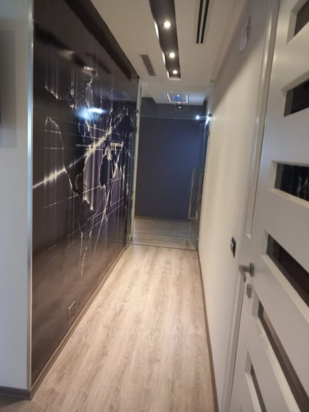 Vlore, shitet ambjent biznesi Kati 1, 182 m² (Rruga 24 Maj Transballkanike Vlore)
