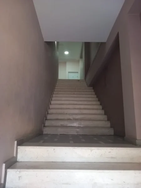 Vlore, shitet ambjent biznesi Kati 1, 182 m² (Rruga 24 Maj Transballkanike Vlore)