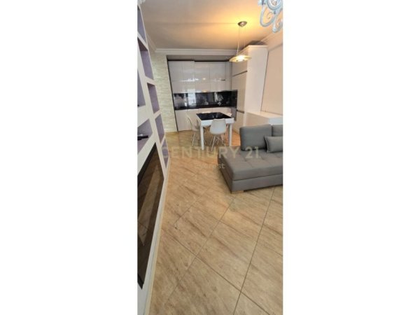 Tirane, shes apartament 1+1 Kati 3, 57 m² 135.000 € (Ish parku i autobuzave)