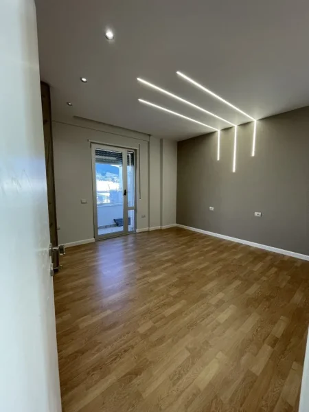 Tirane, shes apartament 3+1+Aneks+Ballkon Kati 5, 164 m² 280.000 € (Rruga Xhanfize Keko ( Te Profarma))