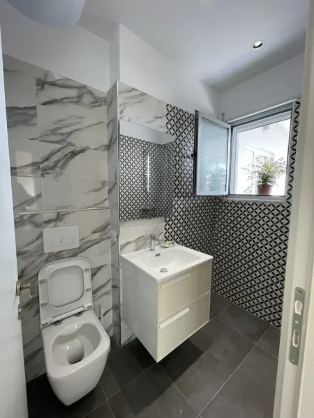 Tirane, shes apartament 3+1+Aneks+Ballkon Kati 5, 164 m² 280.000 € (Rruga Xhanfize Keko ( Te Profarma))