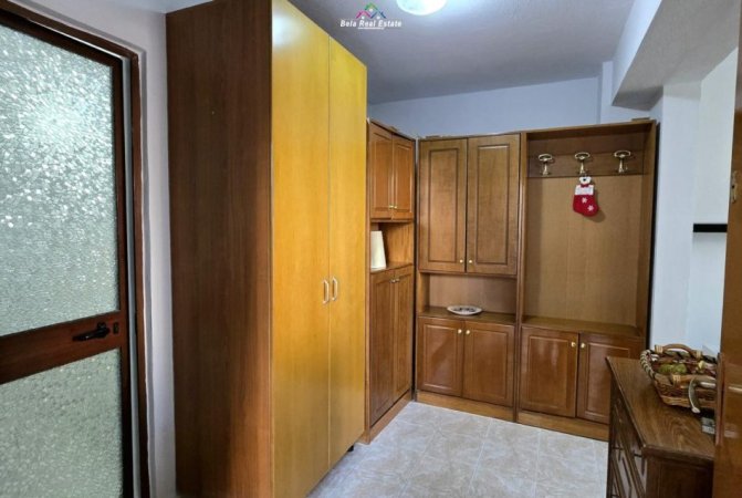 Tirane, jepet me qera apartament 1+1+Ballkon , 450 € (rruga e kavajes)